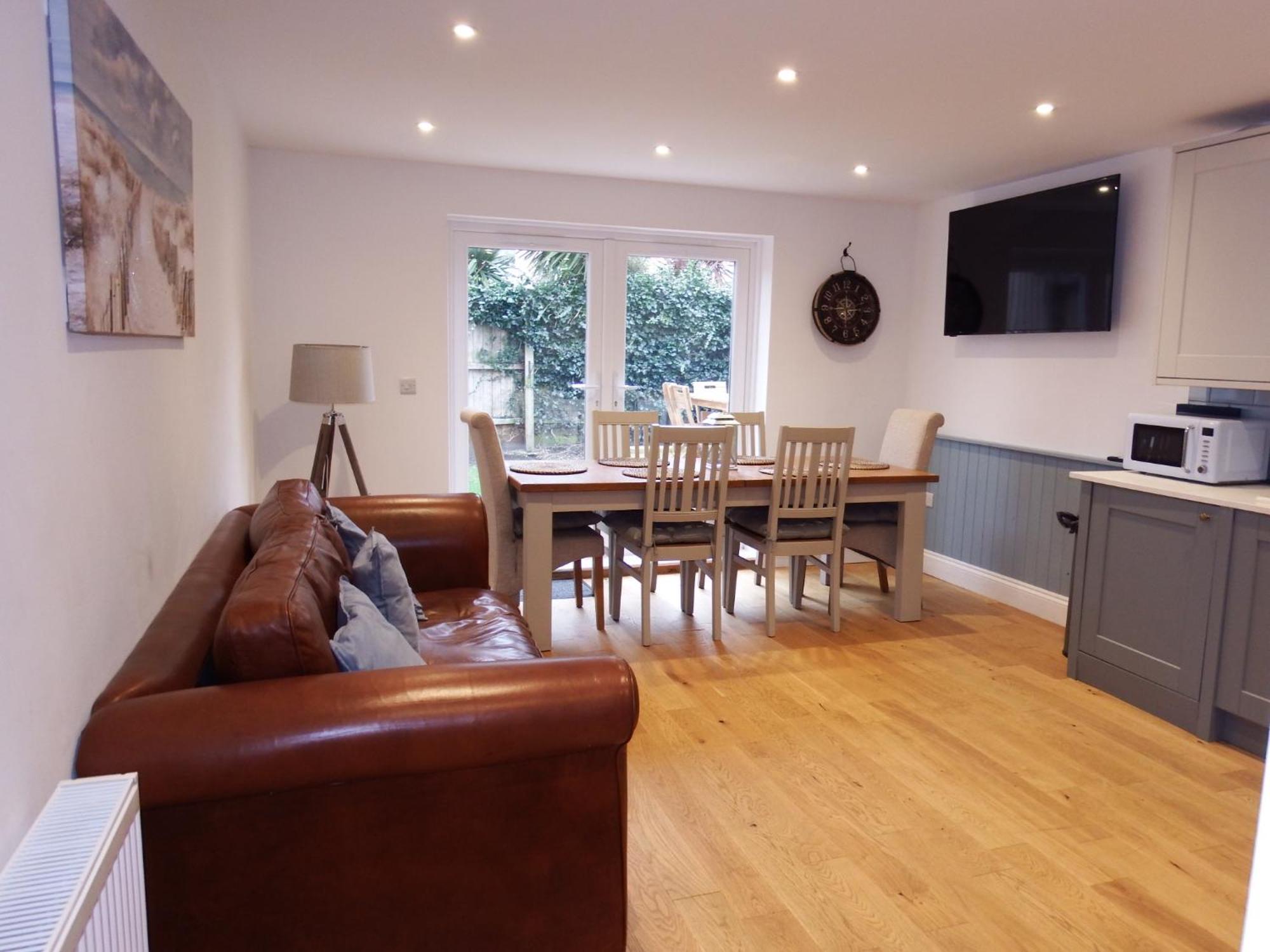 Newly Renovated 3 Bedroom Victorian Detached House Bournemouth Exterior photo